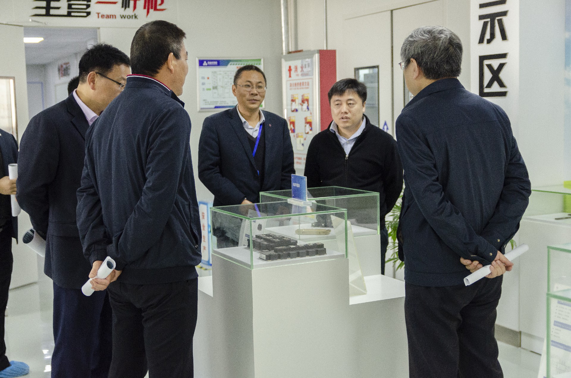 1605534535683252.jpg LEI_7054.jpg